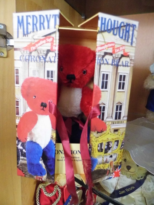 royals coronation bear 1 baerbara nof